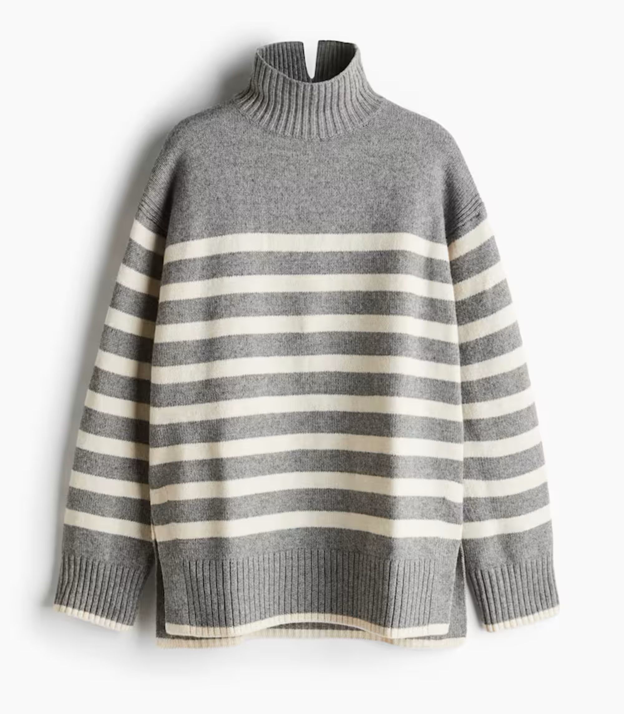 63% off on sweater (Image via H&amp;M)